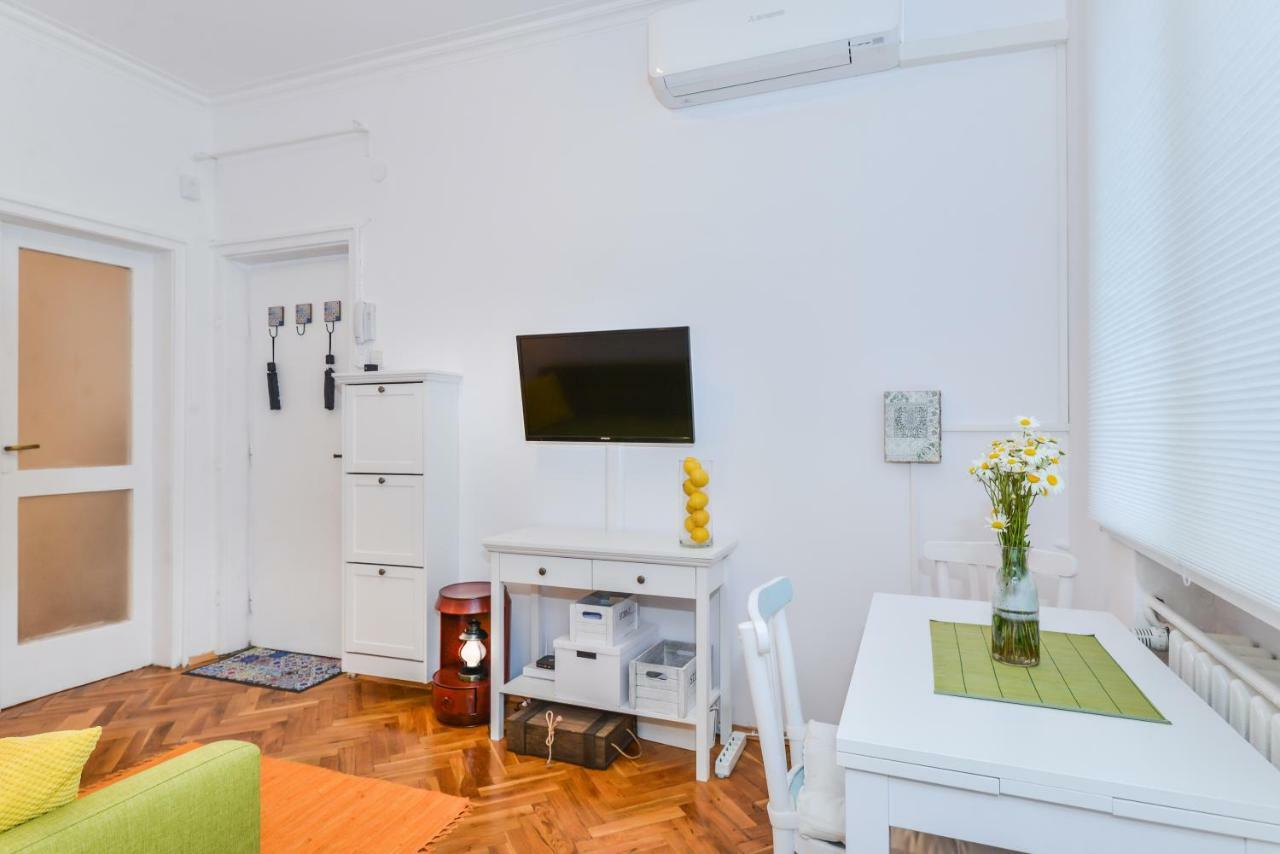 The Charming Home - One Bedroom Top Central Apartment By Flat Mаnager Szófia Kültér fotó